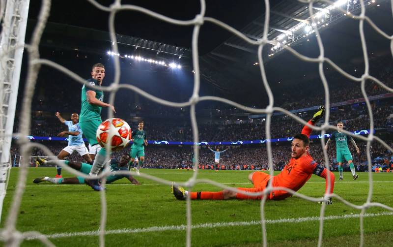 Nghiên cứu đội hình và chiến thuật thi đấu